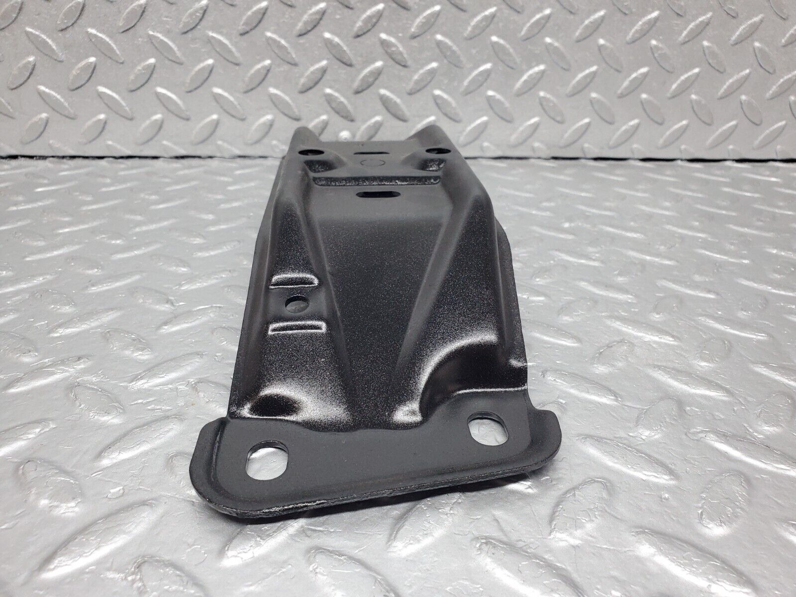 45911 Mercedes-Benz W126 420SE Gearbox Mount Bracket