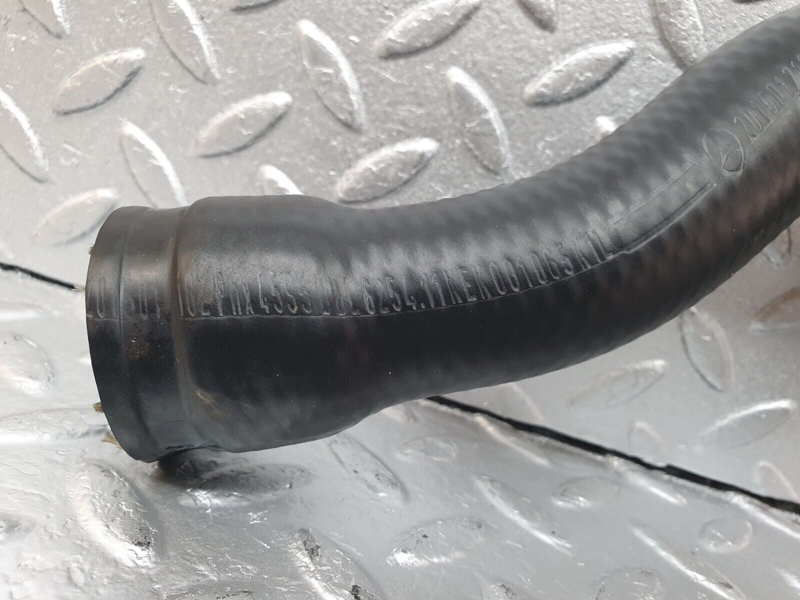 42810 Mercedes-Benz W201 190 2.0L Radiator Hose Pipe 2015012182