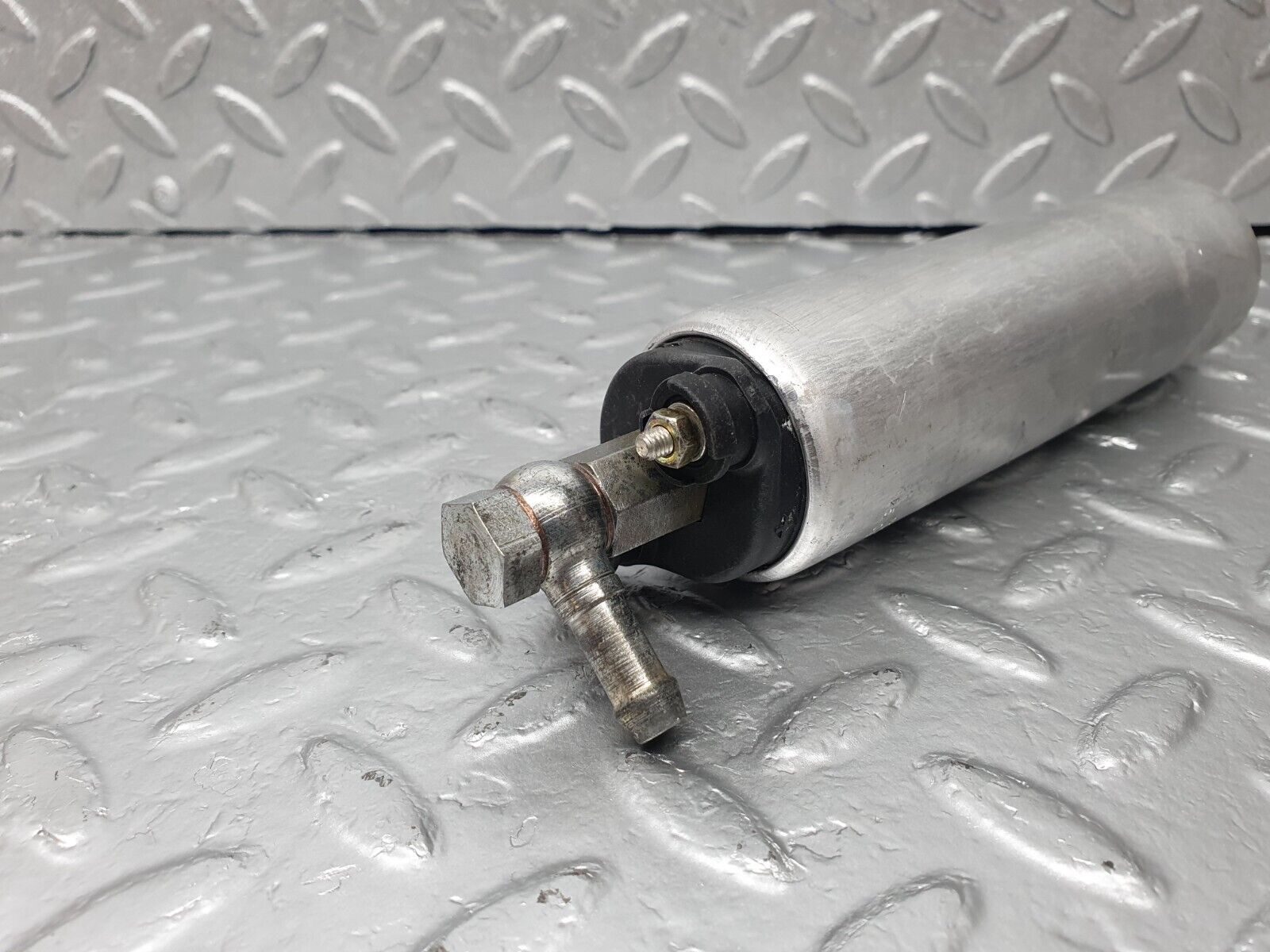 42921 Mercedes-Benz W201 190 2.0L Fuel Pump Pierburg 0004706094 7.21960.01