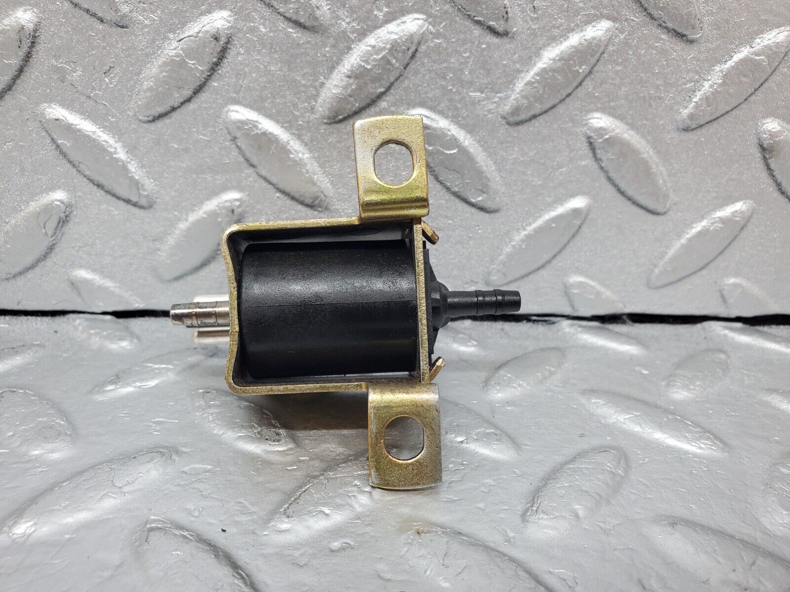 44955 Mercedes-Benz R129 300SL Coupe Vacuum Control Valve Pierburg 0015407097