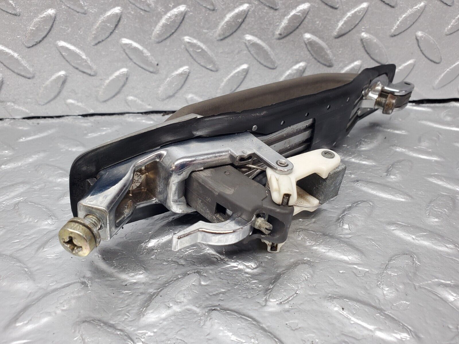 45646 Mercedes-Benz W126 420SE Rear Right Door Exterior Handle 1267600059