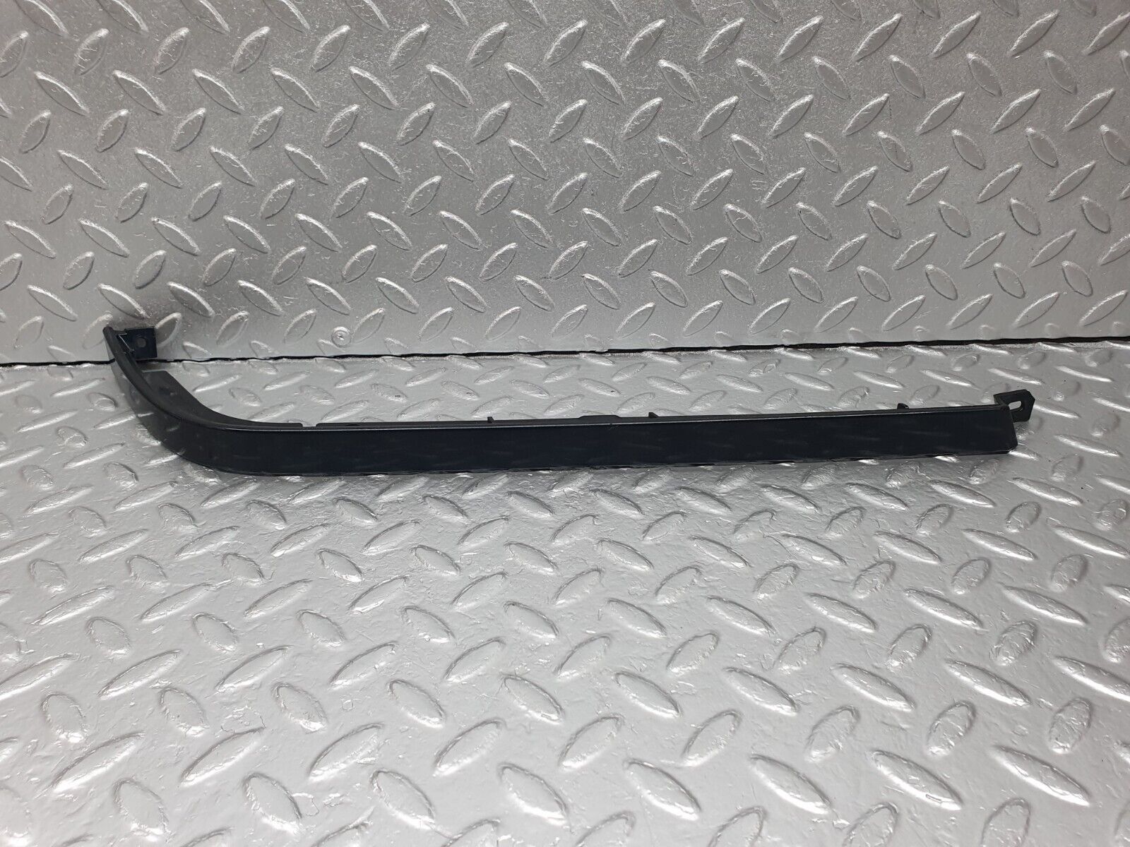 41808 Mercedes-Benz W202 C200 Under Headlight Trim Right 2028260877 2028260677