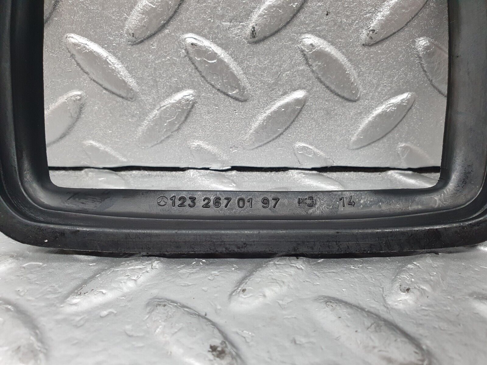 43911 Mercedes-Benz C123 230CE Coupe Gear Selector Surround Rubber 1232670197