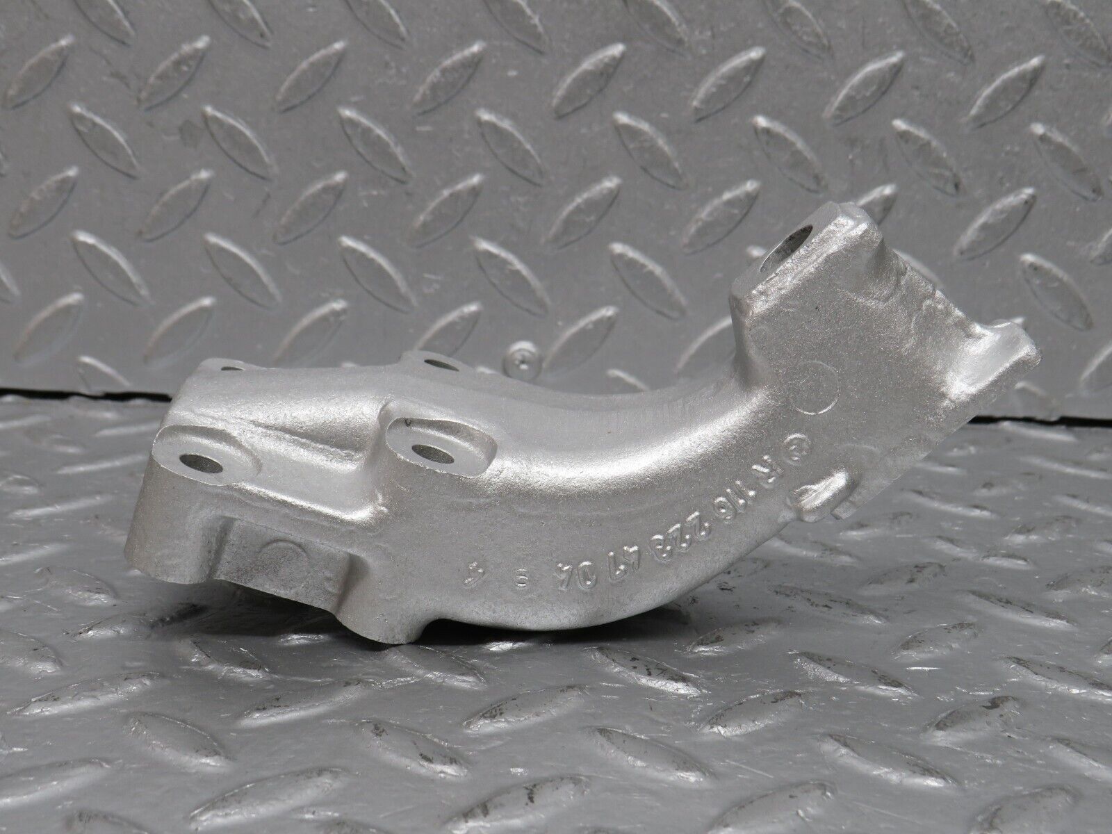 39249 Mercedes-Benz R107 500SL Engine Mount Bracket Right 1162234704