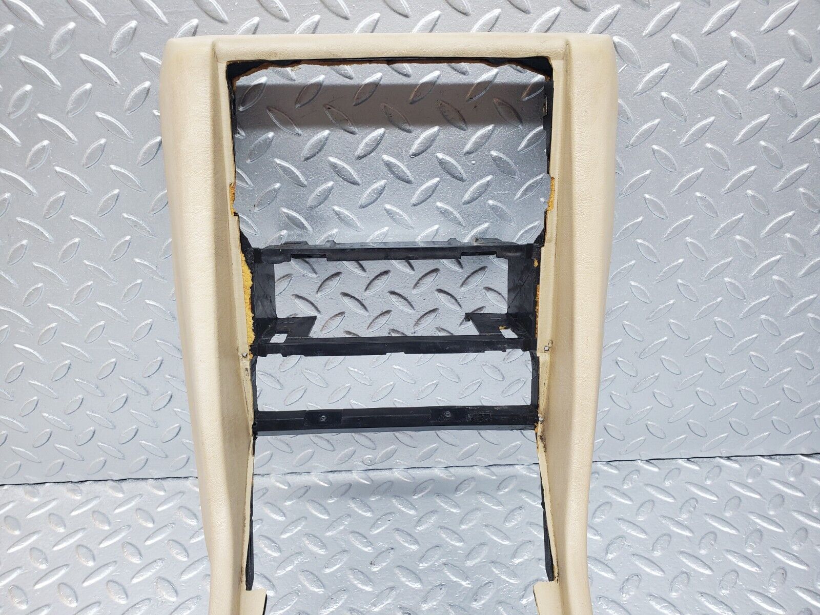 45767 Mercedes-Benz W126 420SE Centre Console Beige 1266830325