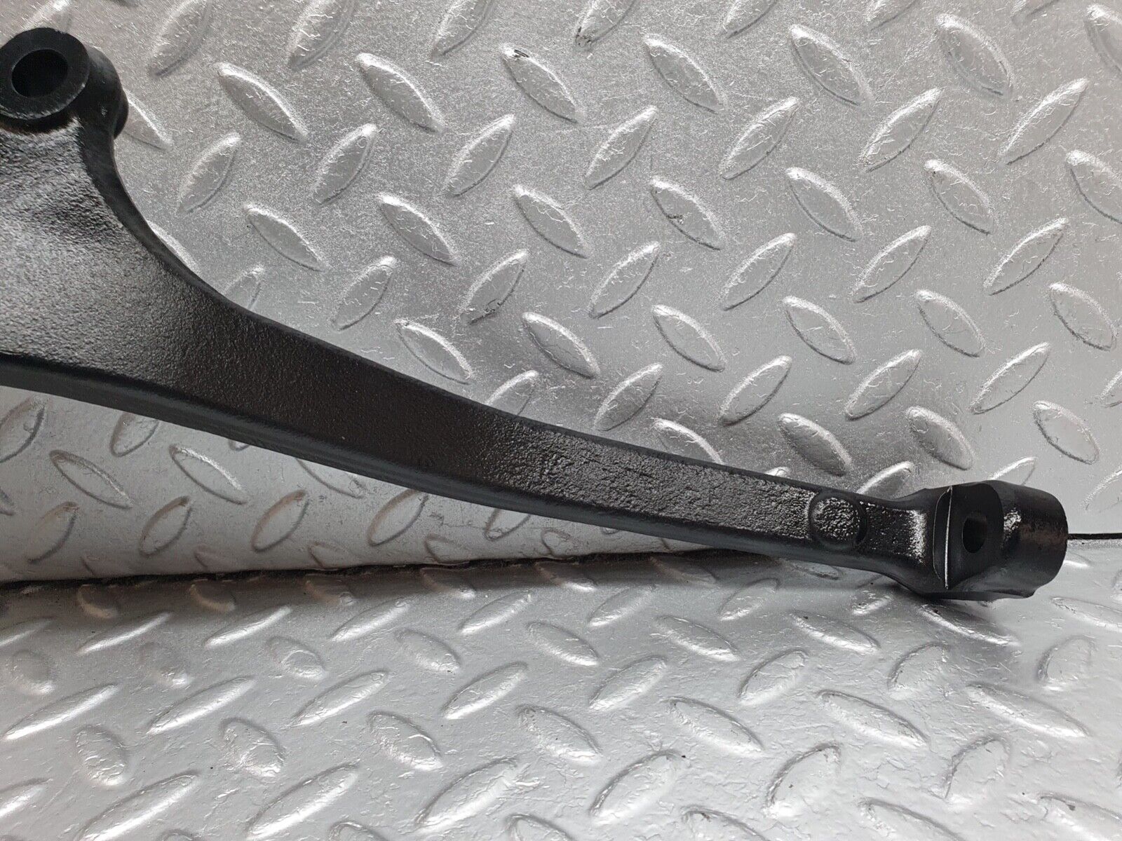 42028 Mercedes-Benz W202 C200 Front Left Steering Knuckle 2021401