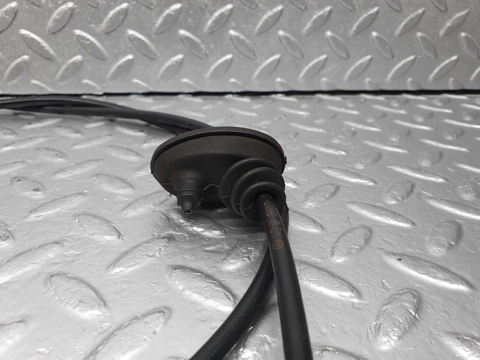 42368 Mercedes-Benz R129 320SL Coupe Accelerator Cable 1293002130 1243010197