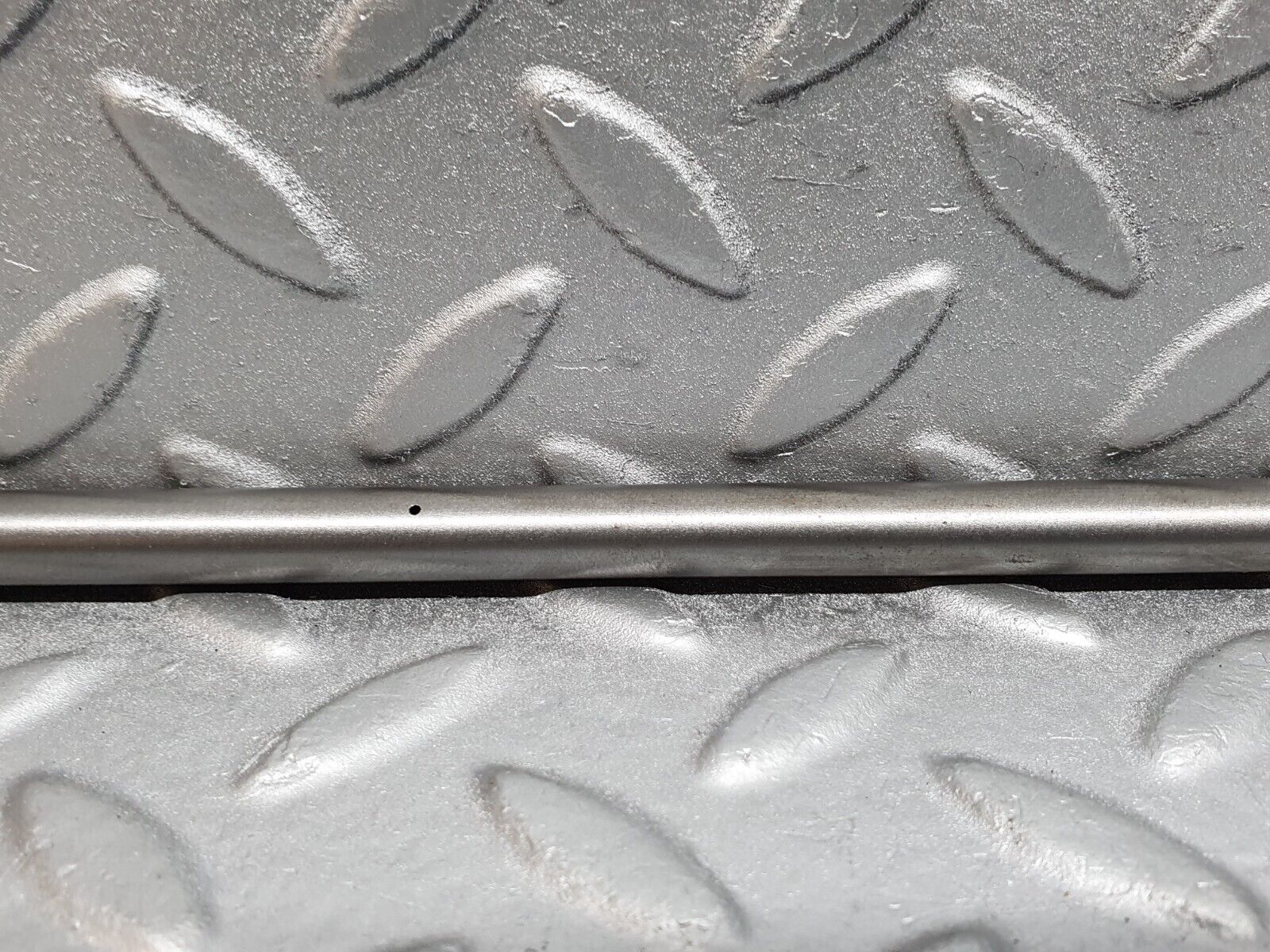 43072 Mercedes-Benz W123 Camshaft Oil Tube