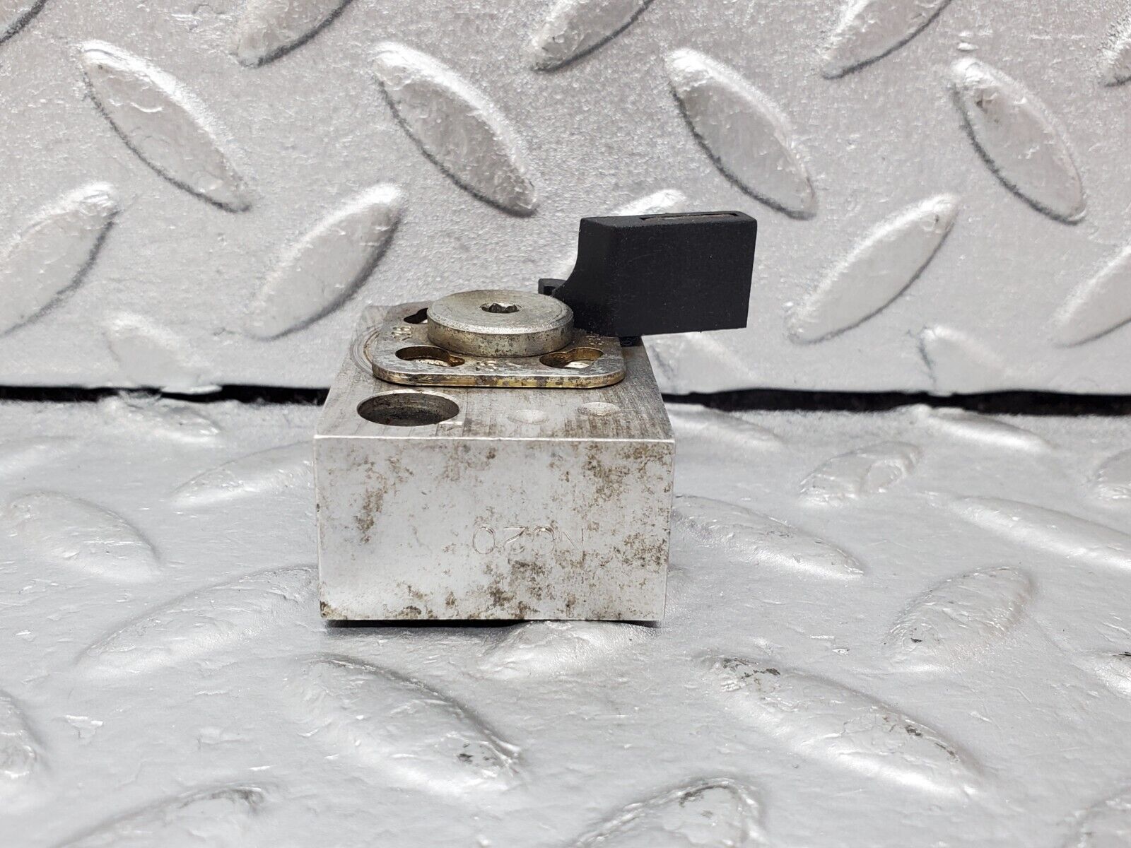 45322 Mercedes-Benz R129 300SL Coupe Soft Top Hydraulic Valve