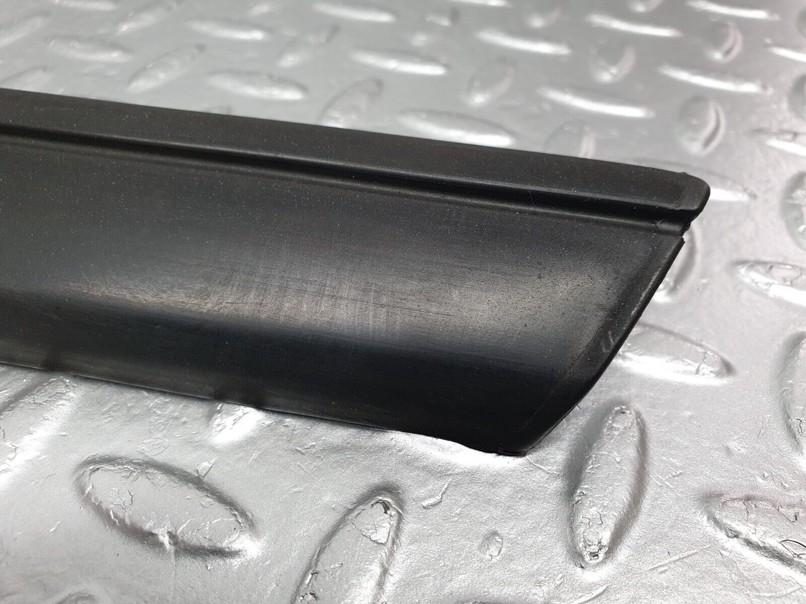 41686 Mercedes-Benz W124 200E Rear Left Door Lower Moulding Trim