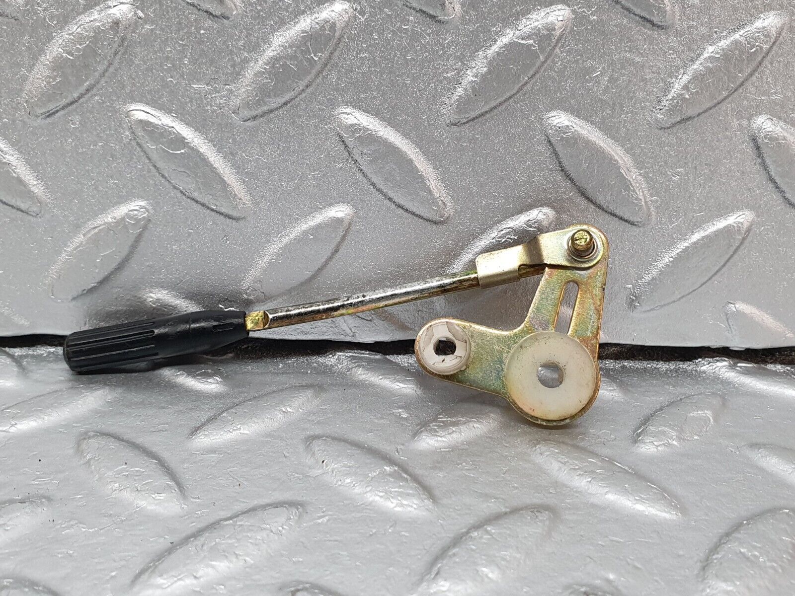 41708 Mercedes-Benz W124 200E Rear Door Lock Knob Pair