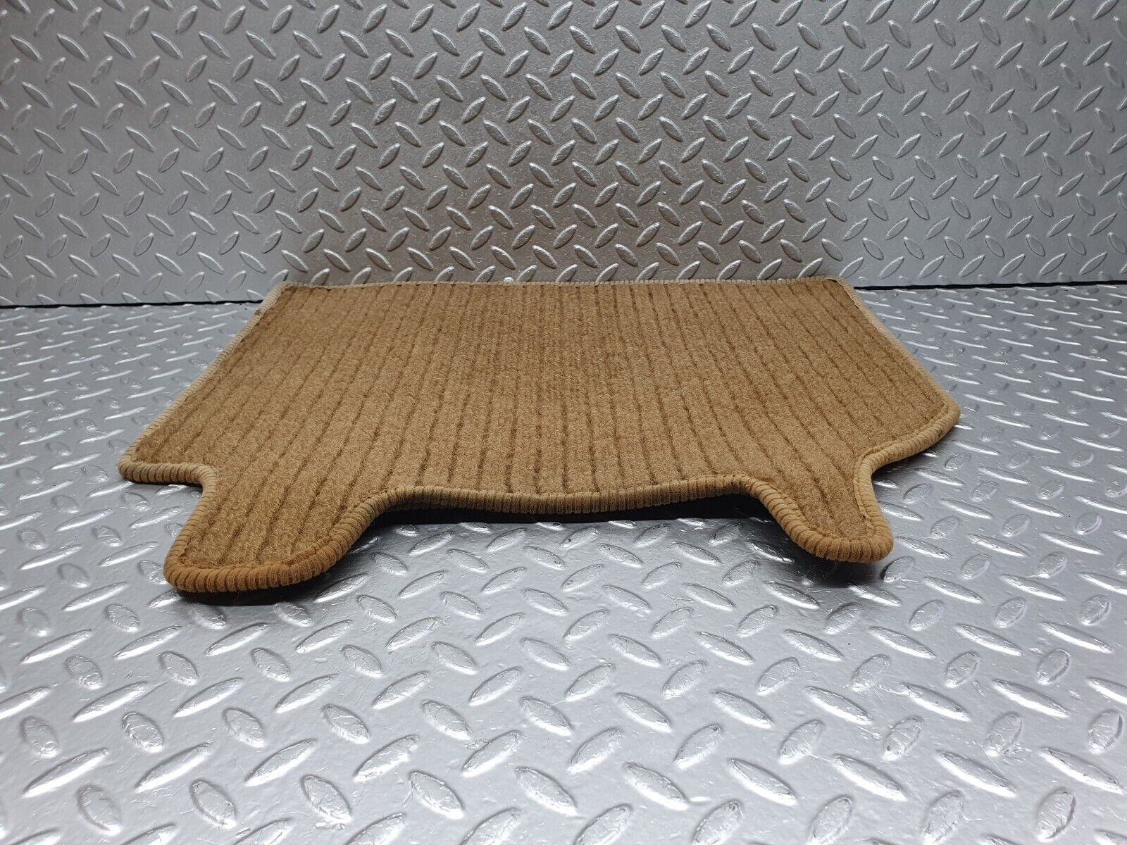 41635 Mercedes-Benz W124 200E Rear Right Floor Carpet Mat Palomino