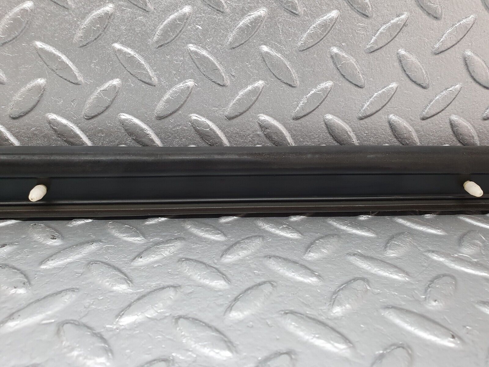 41711 Mercedes-Benz W124 200E Door Lower Sealing Rubber Trim Left