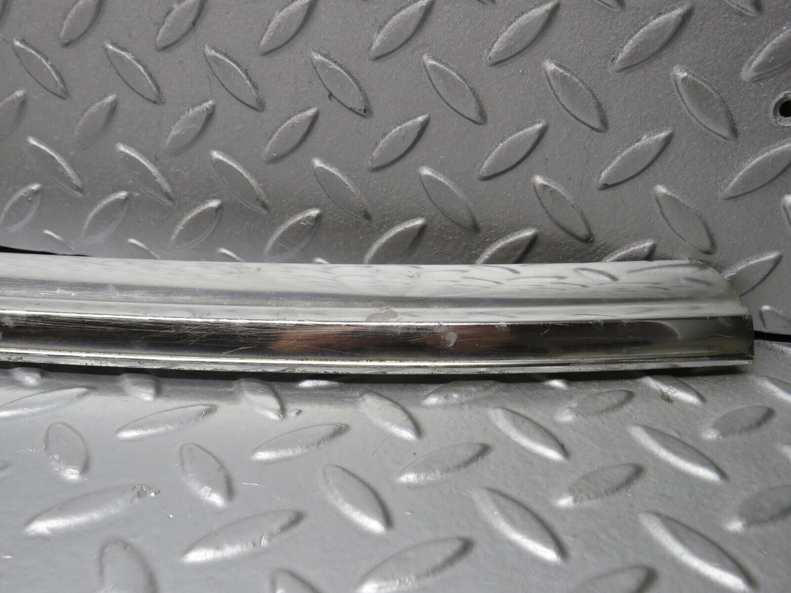 39859 Mercedes-Benz R107 350SL Hardtop Under Windshield Chrome Trim