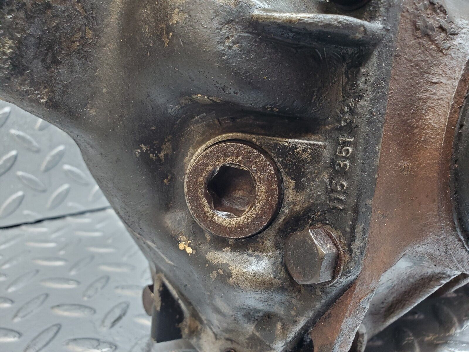 44447 Mercedes-Benz W123 280E Rear Differential Ratio 3.58 1233510101