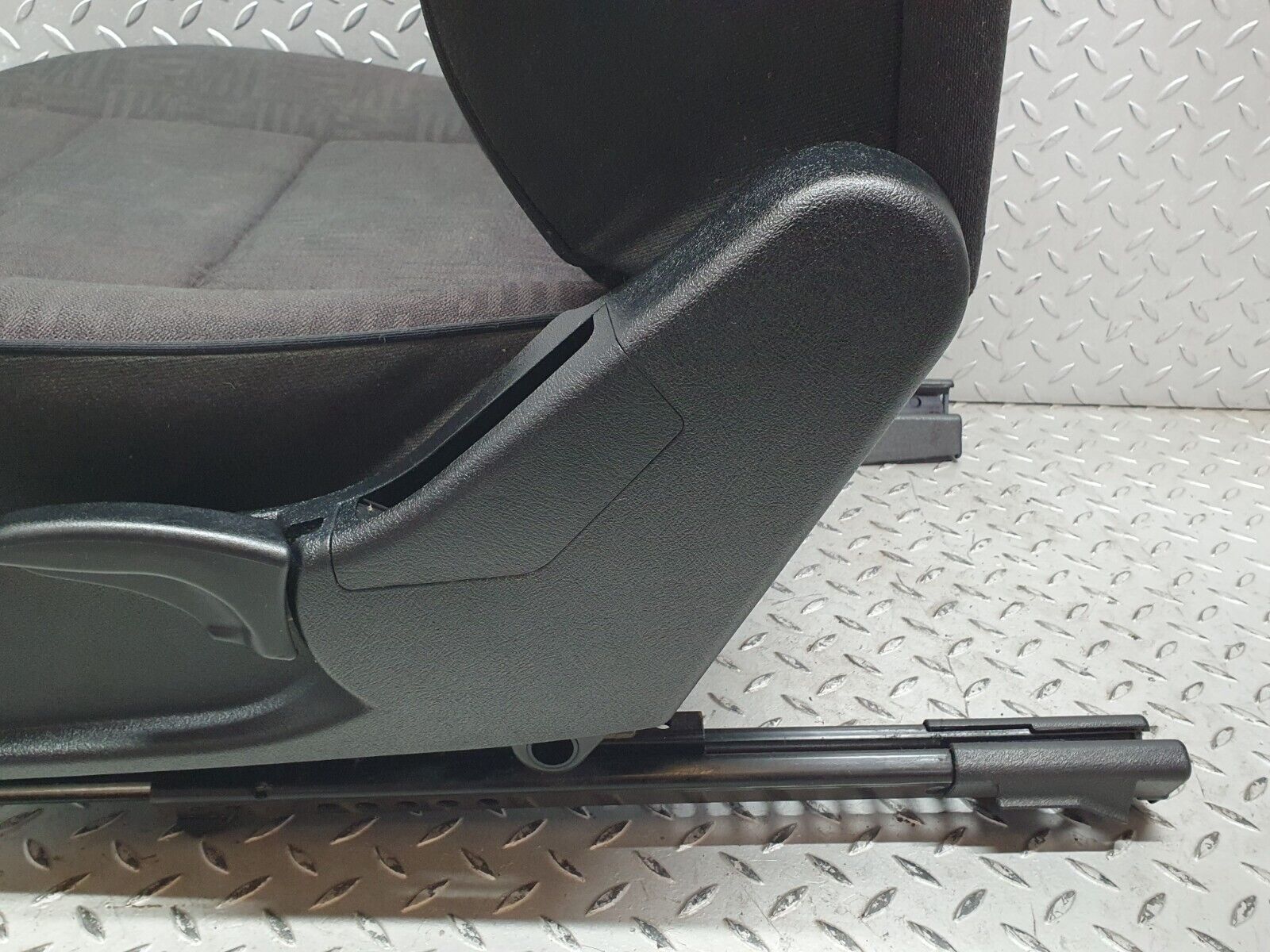 41812 Mercedes-Benz W202 C200 Front Left Passenger Seat