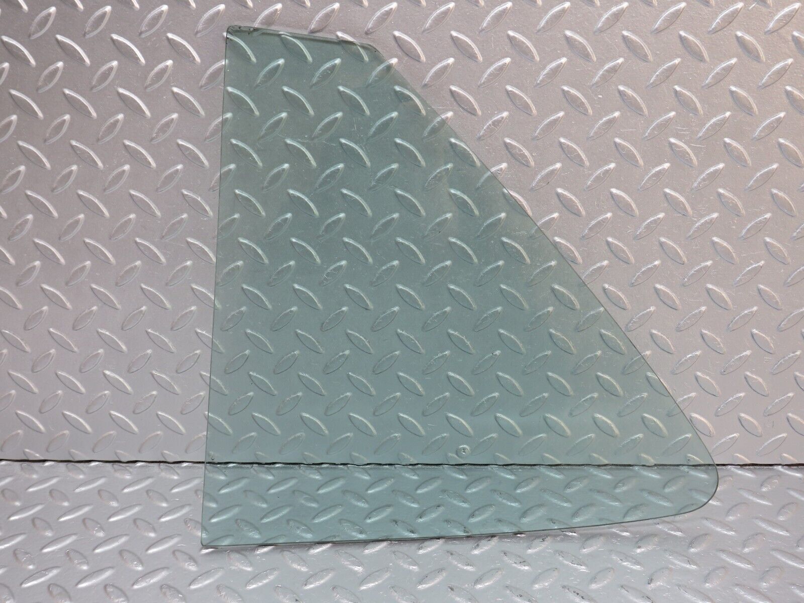 40187 Mercedes-Benz R107 Hardtop Quarter Window Glass Left Side