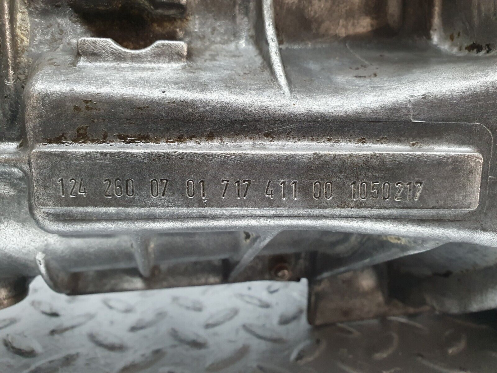 41733 Mercedes-Benz W124 200E Manual Gearbox 5 Speed 717.411 1242610301