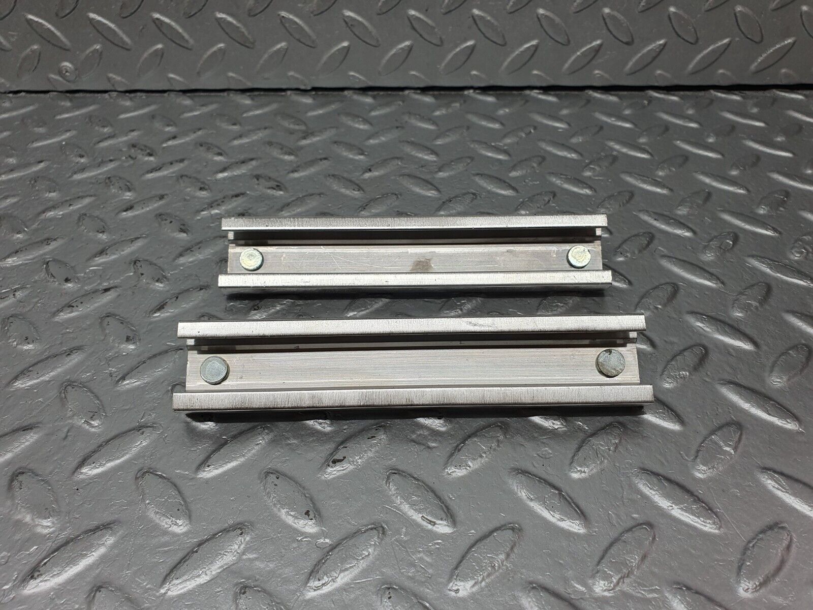 41600 Mercedes-Benz W124 200E Window Regulator Holder Accessories 720918000801