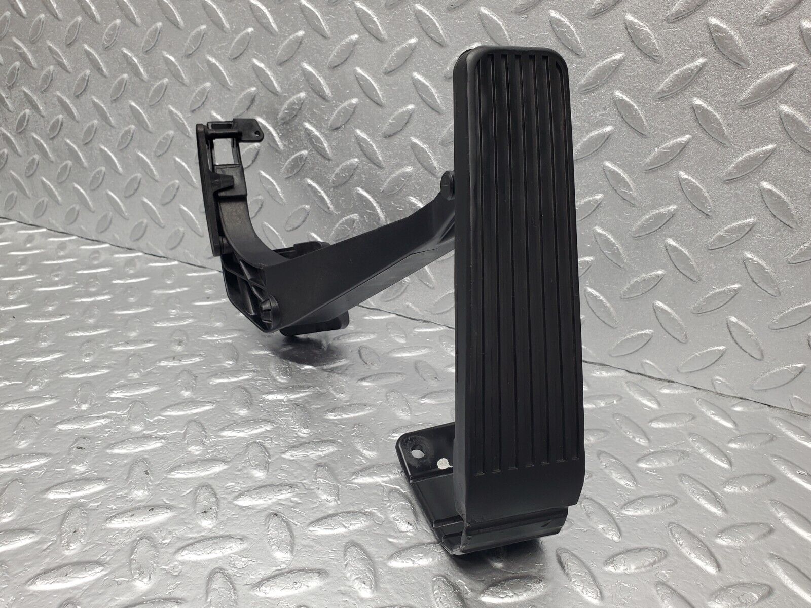 46871 Mercedes-Benz R129 320SL Coupe Accelerator Pedal & Rubber 2203010001 1293010382 1293011020