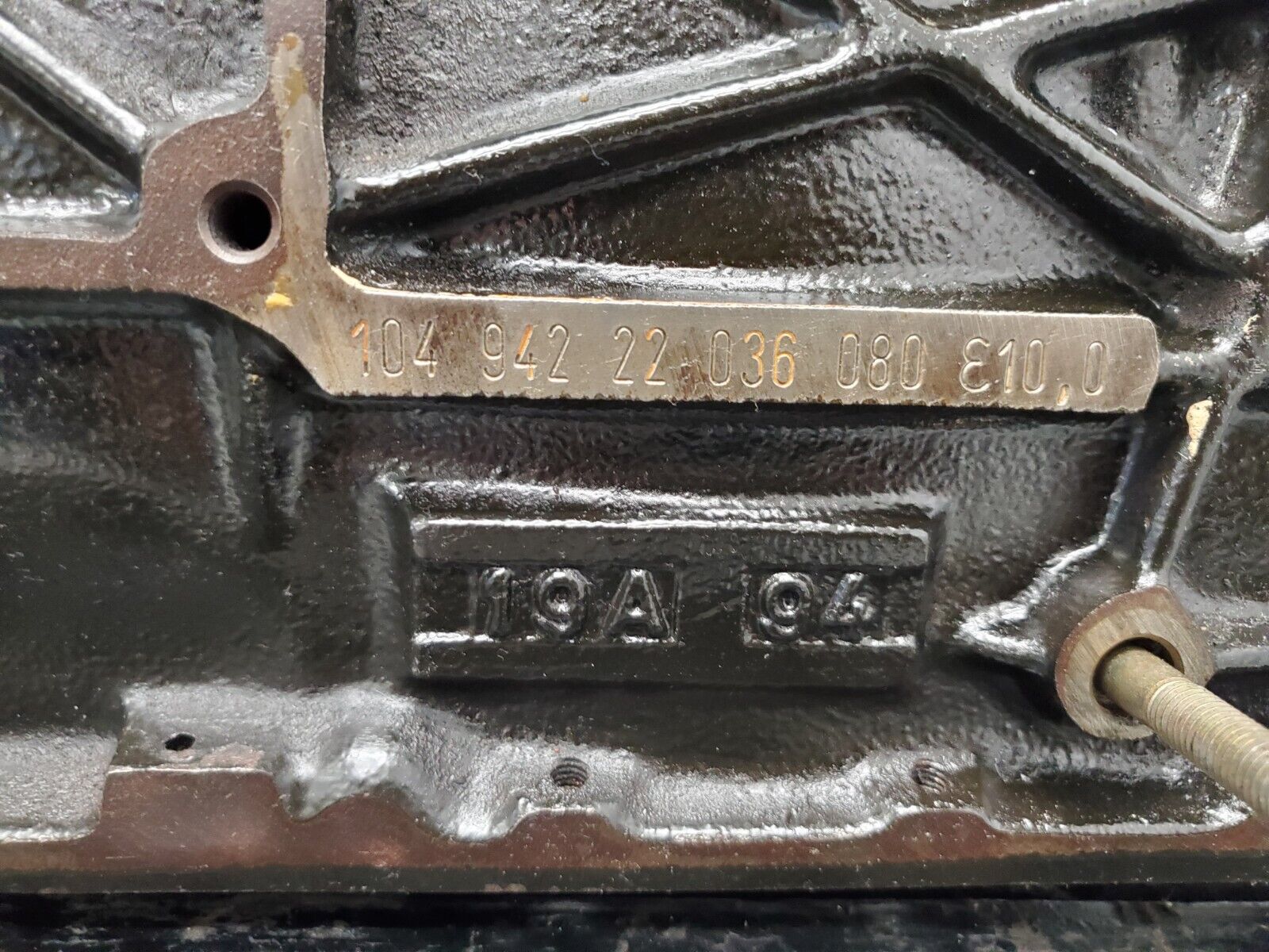 46315 Mercedes-Benz W124 280E Engine Block 104.942 1040111201