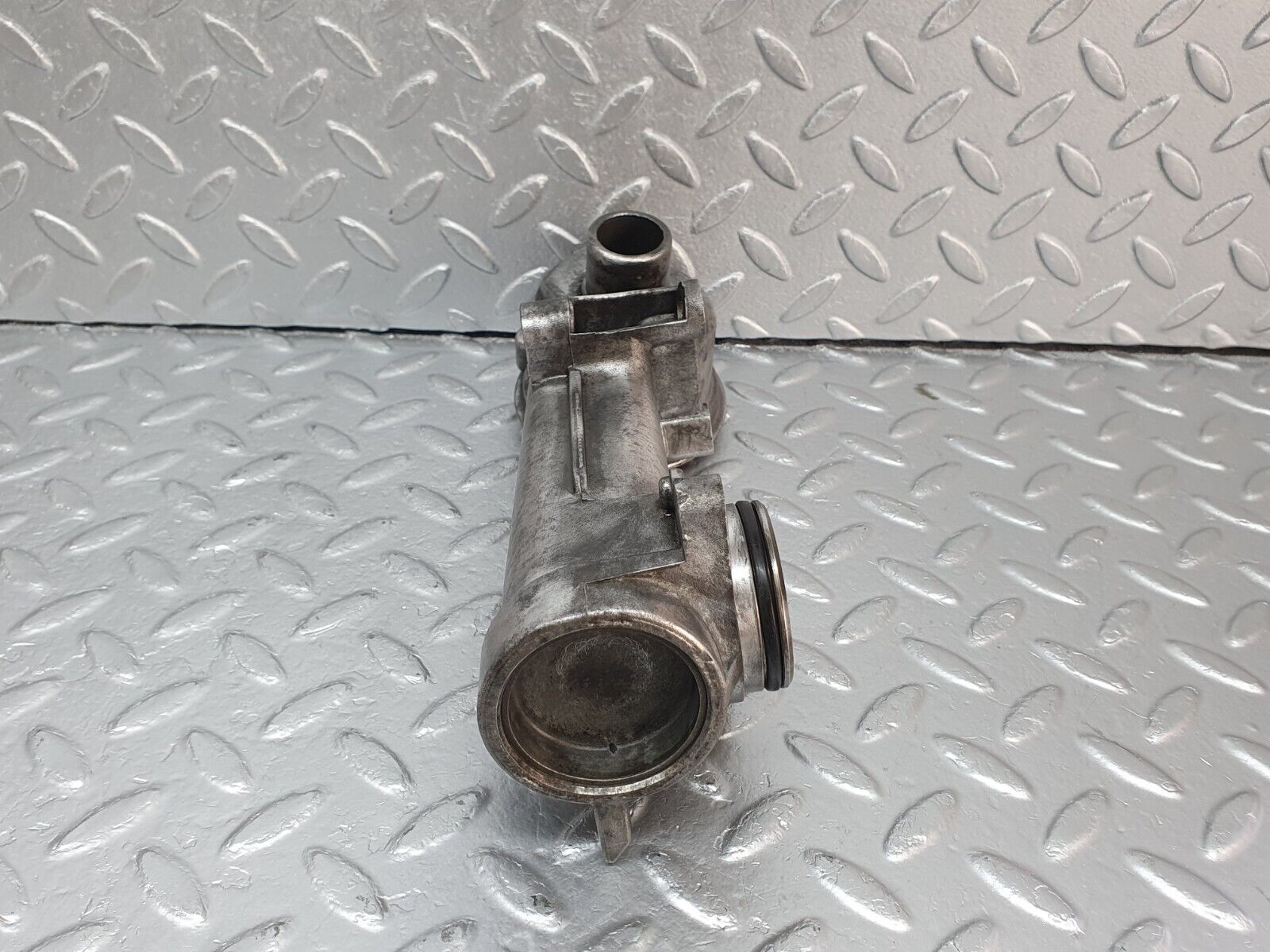 41897 Mercedes-Benz W202 C200 Thermostat Housing 1112030473