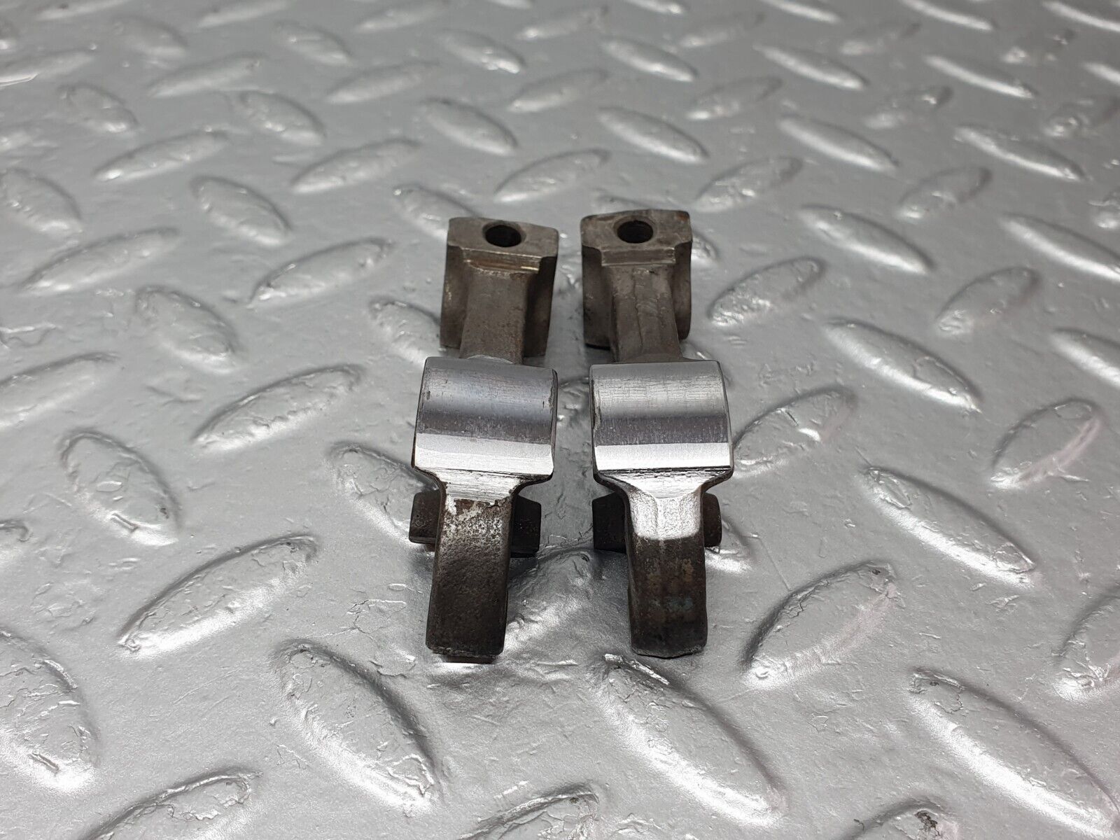 43362 Mercedes-Benz W108 280SE Valve Rocker Arm With Retaining Spring