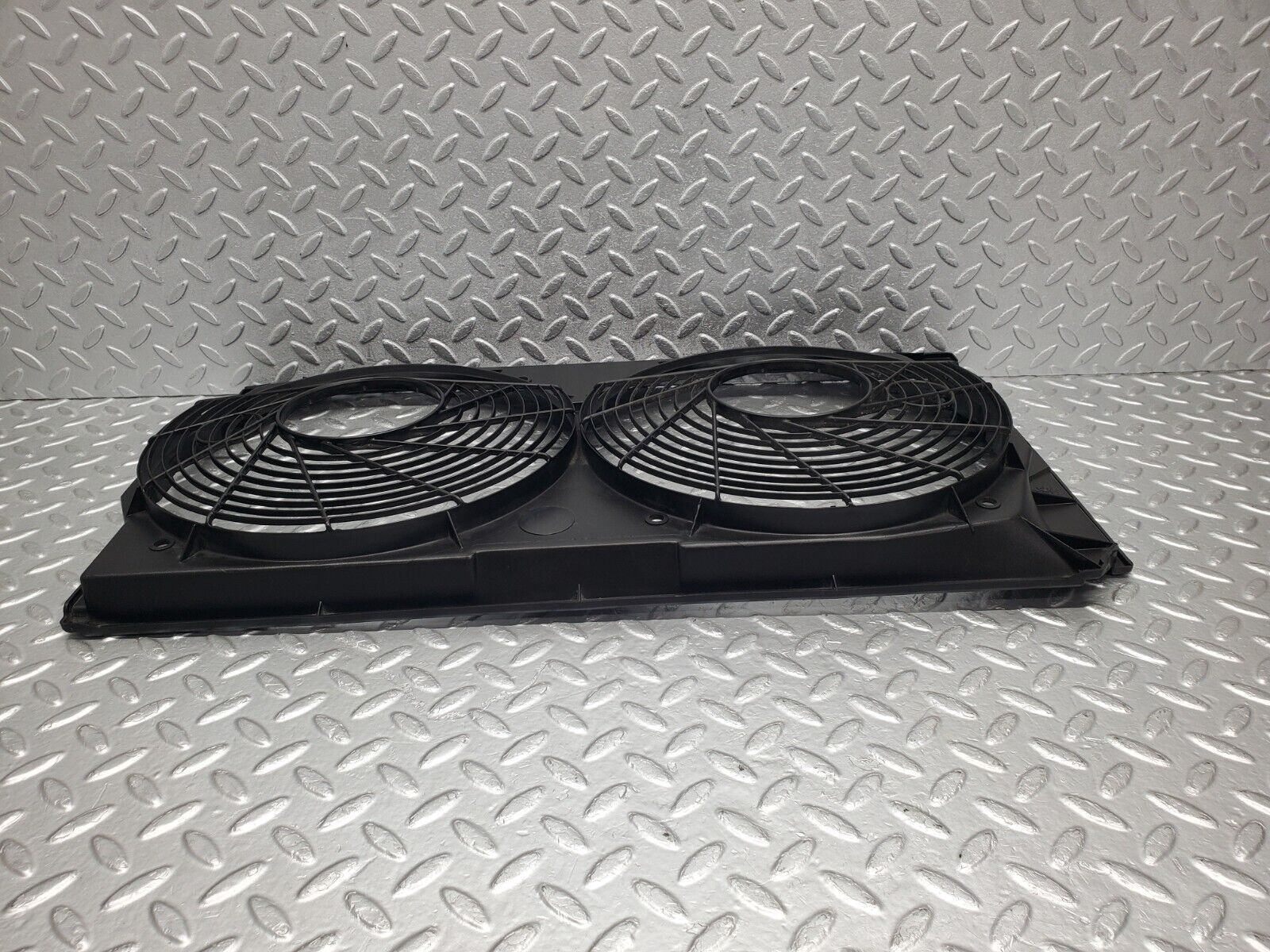 46735 Mercedes-Benz R129 320SL Coupe Radiator Fan Shroud Cover 1295051055