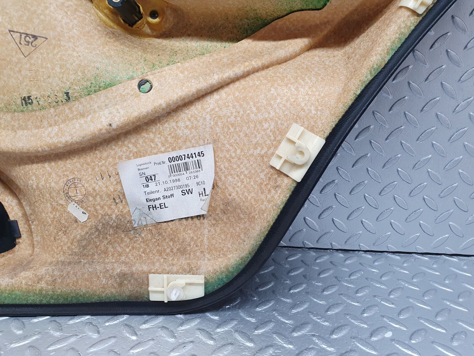 41773 Mercedes-Benz W202 C200 Rear Left Door Card 2027601361