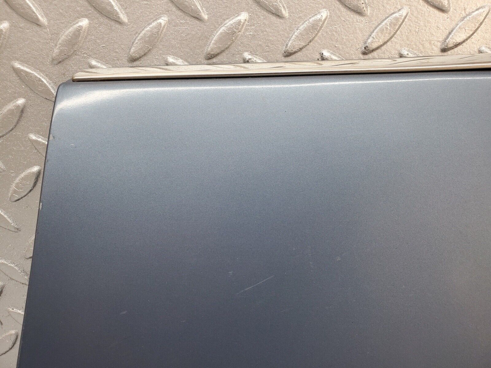 44645 Mercedes-Benz W124 220E Front Right Fender Wing Moulding Trim 1246901440