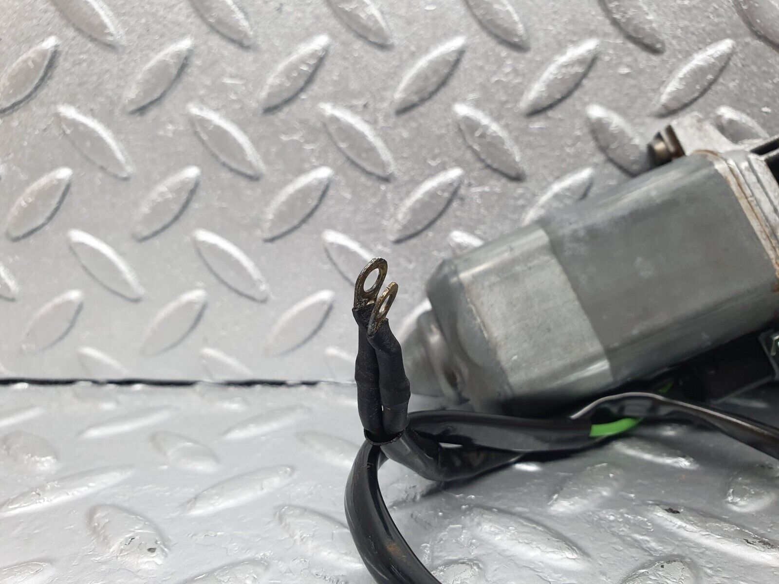 43651 Mercedes-Benz C126 380SEC Coupe Left Door Power Window Regulator Motor Bosch