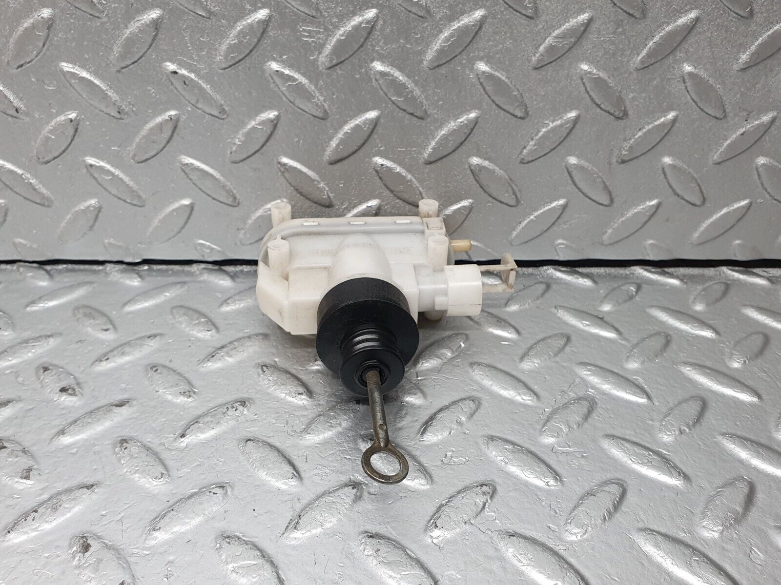 42769 Mercedes-Benz W201 190 2.0L Front Right Door Lock Vacuum Actuator