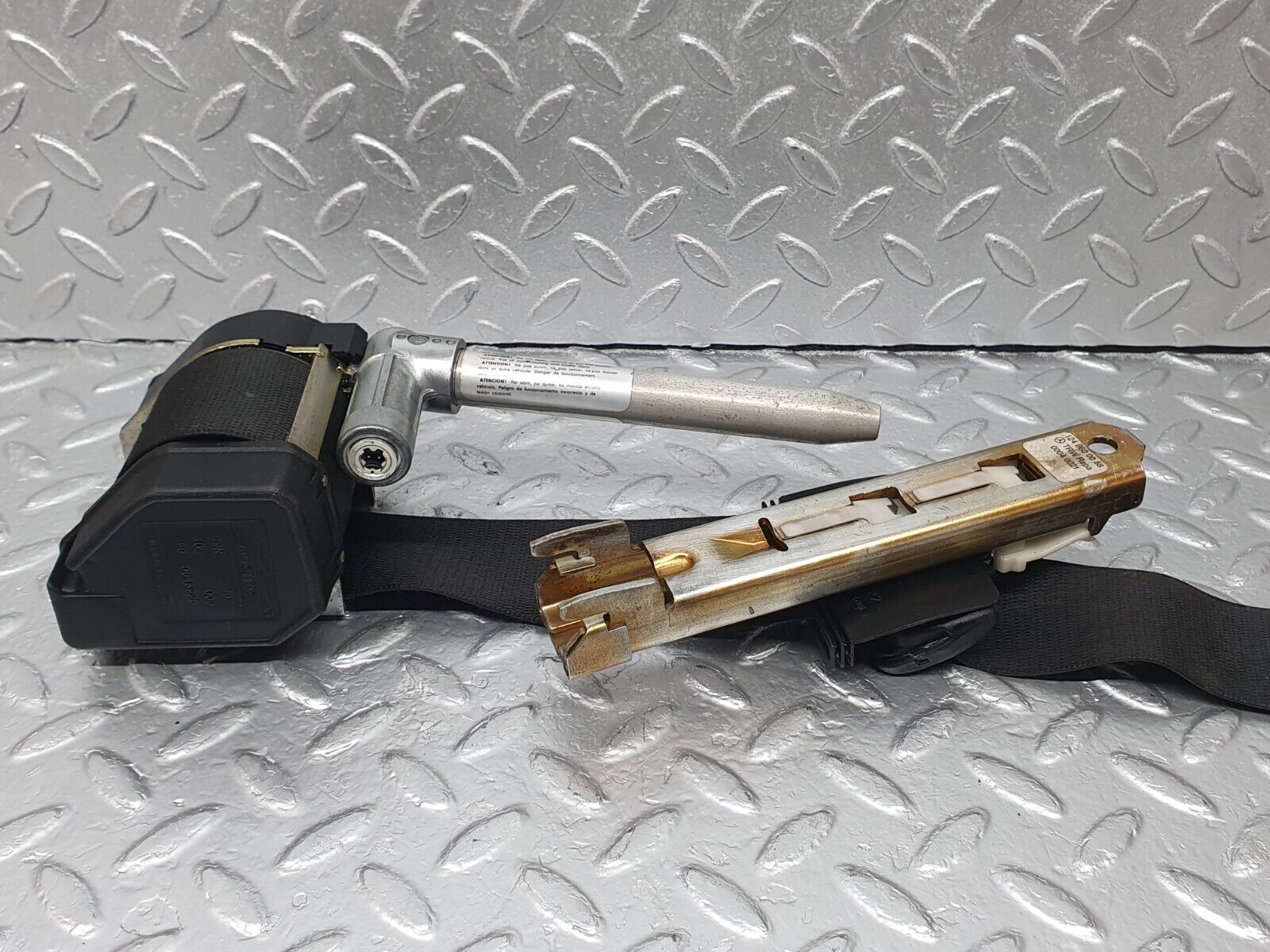 42804 Mercedes-Benz W201 190 2.0L Front Left Seat Belt With Buckle 2018606785 1248600169