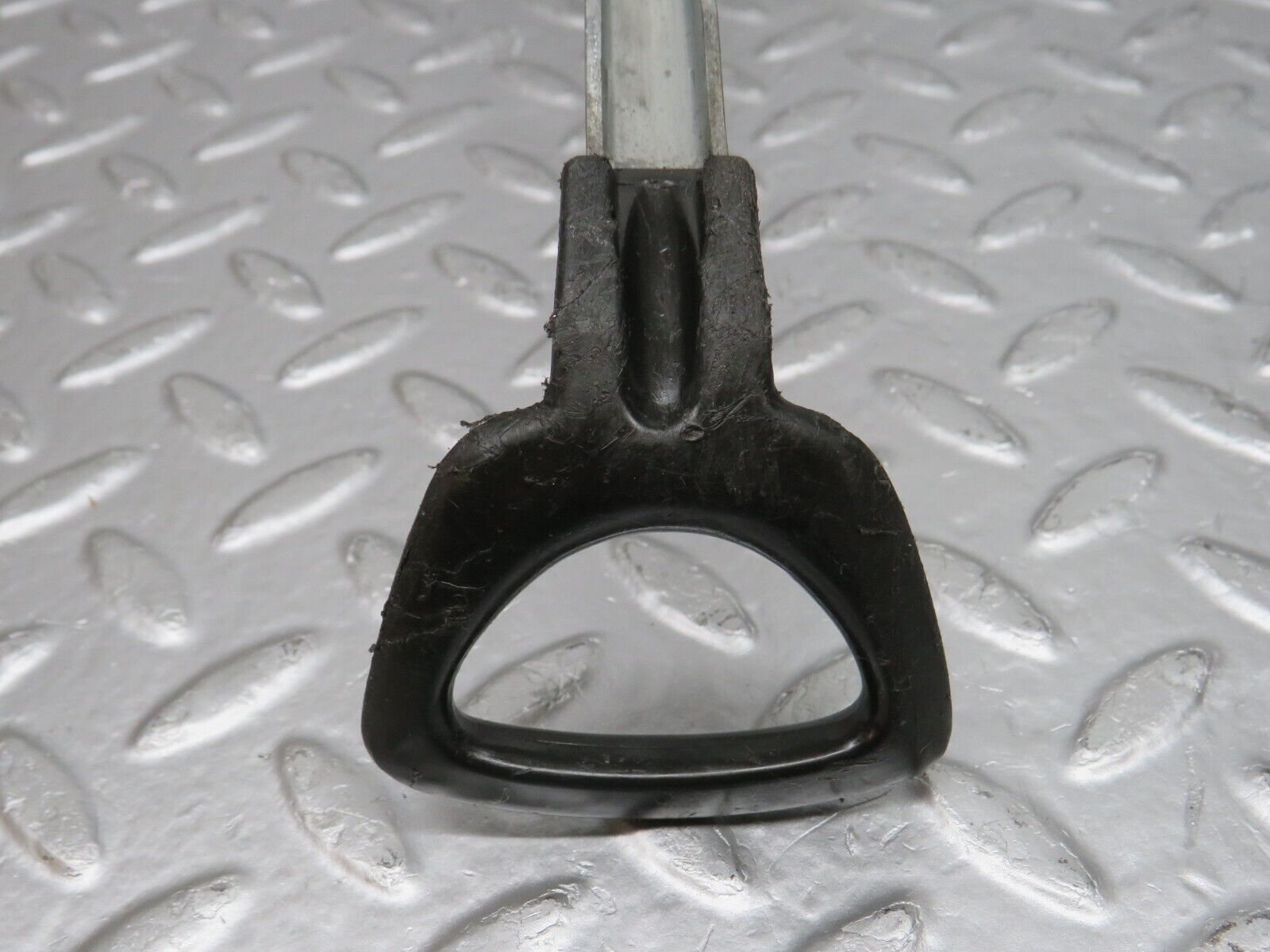 33203 Mercedes-Benz C107 R107 Front Right Seat Sliding Adjust Handle