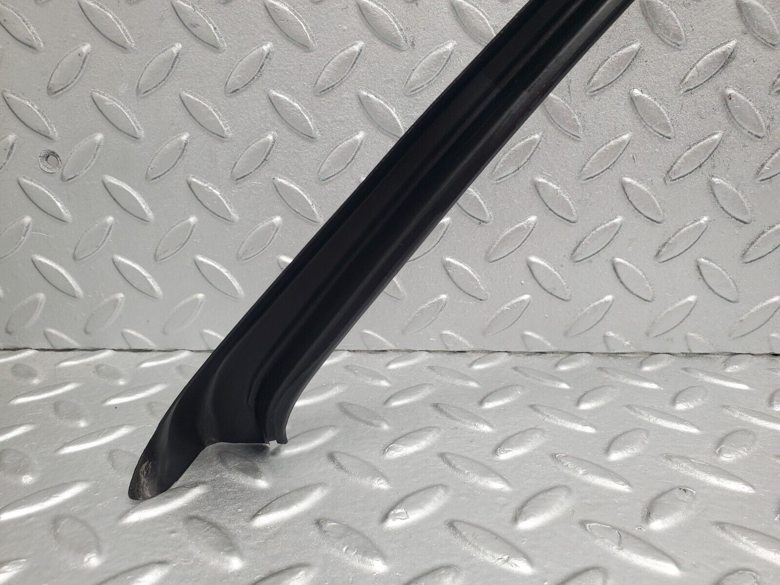 46252 Mercedes-Benz W124 280E Rear Right Door Window Frame Trim 1247350271