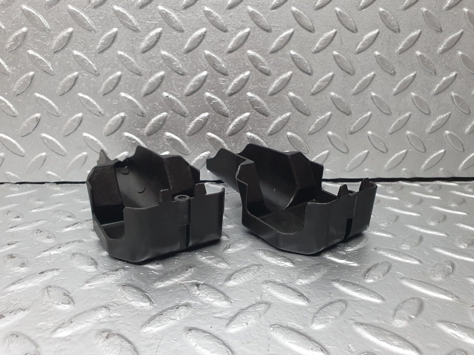 42772 Mercedes-Benz W201 190 2.0L Rear Door Lock Vacuum Actuator Covers 2018050590