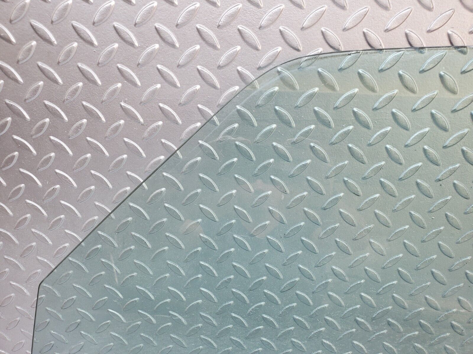 45801 Mercedes-Benz W126 420SE Front Left Door Window Glass