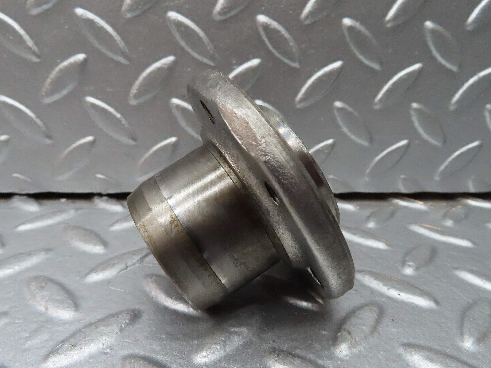 20672 Mercedes-Benz R107 450SL Crankshaft Sleeve Hub