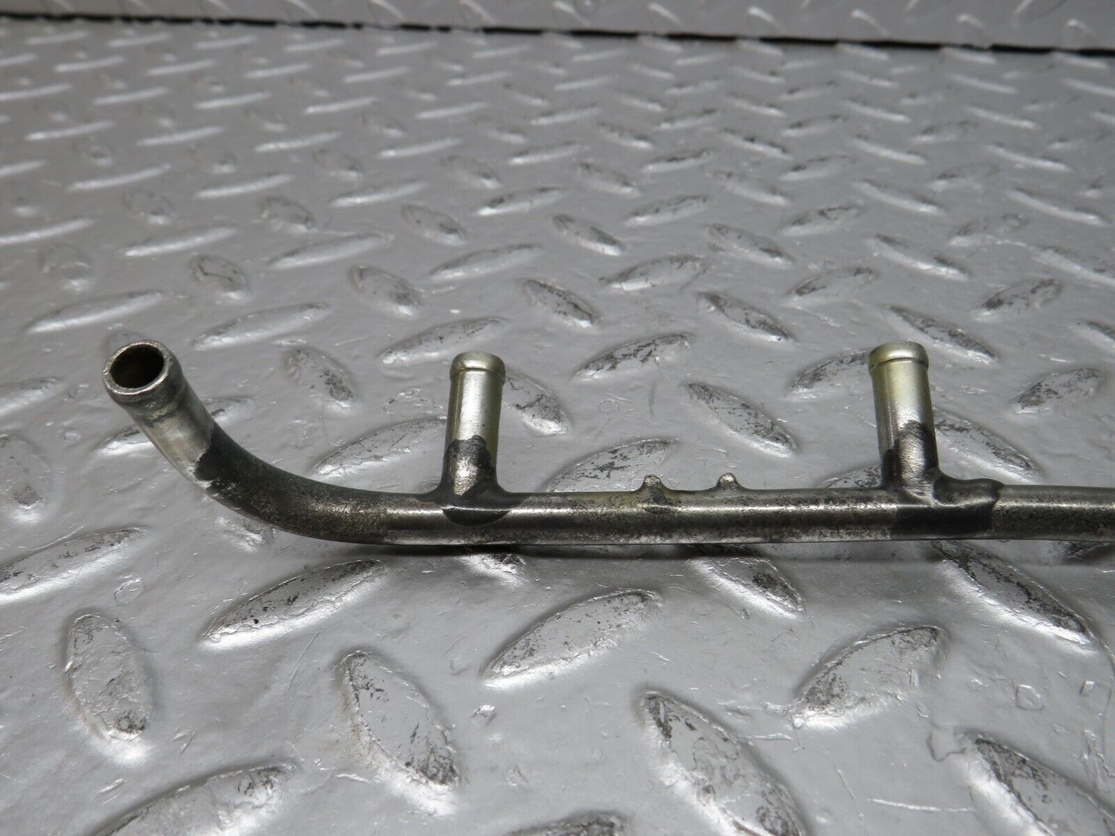 32817 Mercedes-Benz C107 R107 350 V8 Fuel Injector Rail Pipe