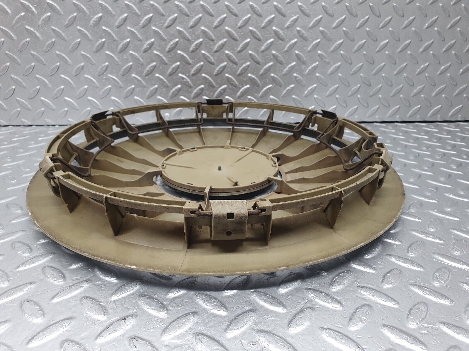 42879 Mercedes-Benz W201 190 2.0L Wheel Trim Hub Cap 14" 2014010324