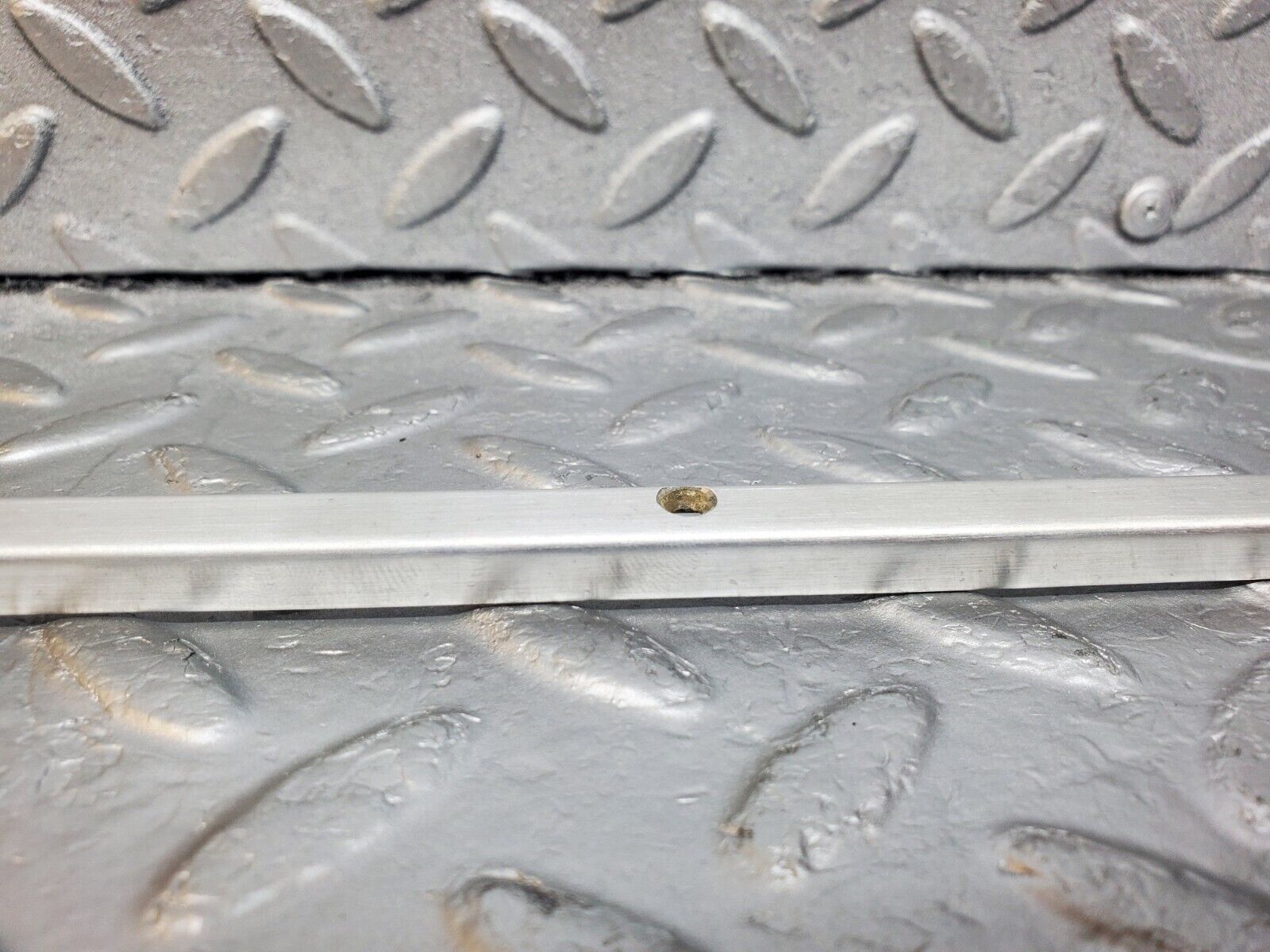 45982 Mercedes-Benz W126 420SE Sunroof Chrome Trim