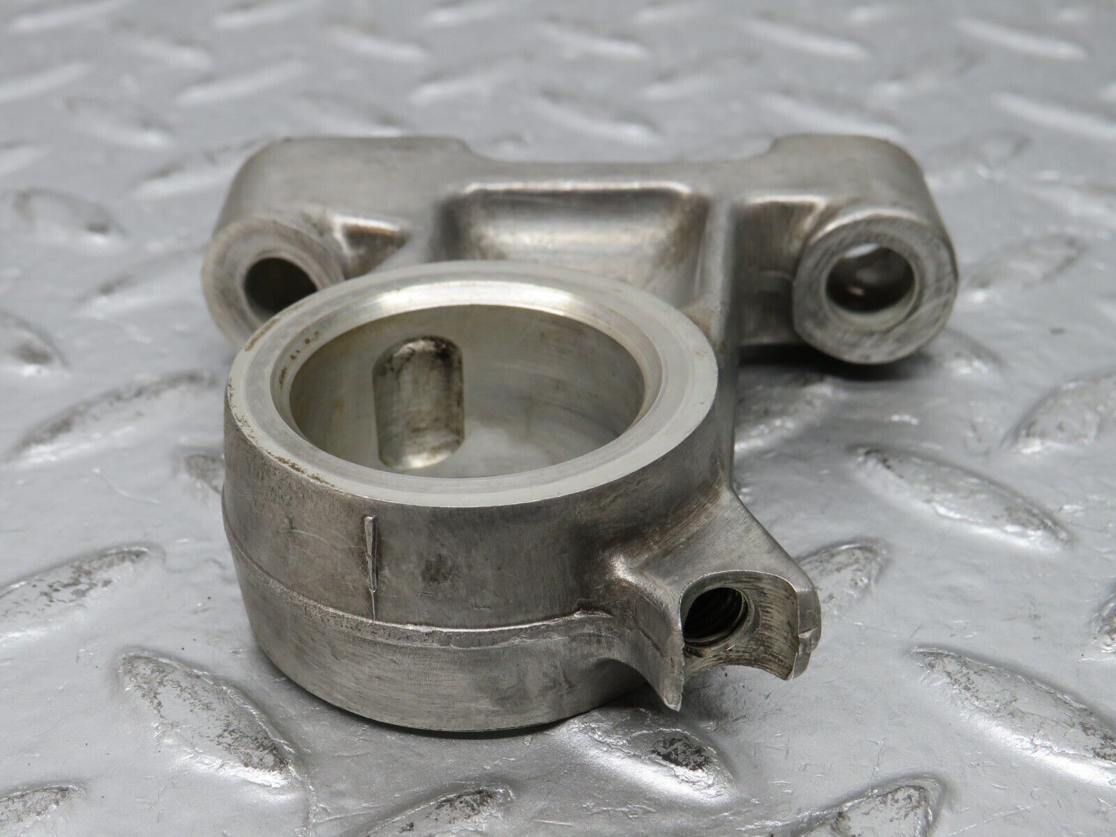 32794 Mercedes-Benz C107 R107 350 V8 Camshaft Tower Bearing 1160511810