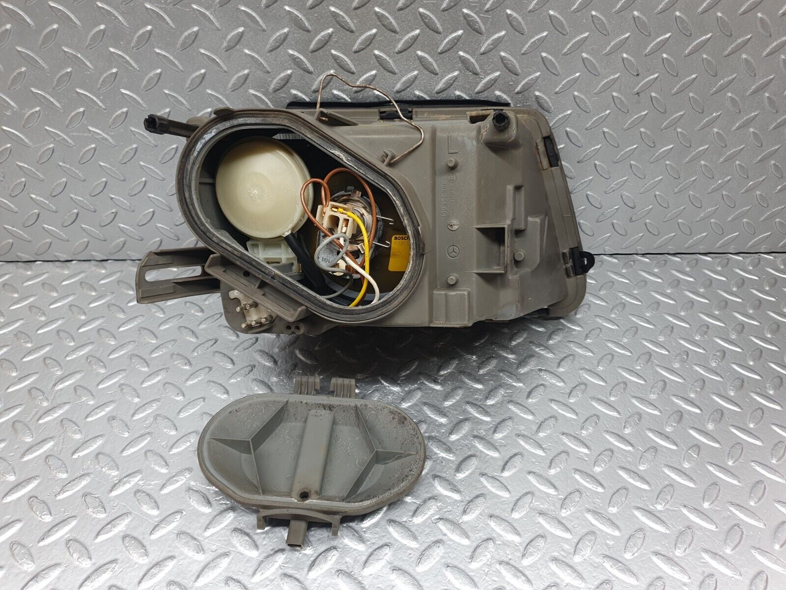 43620 Mercedes-Benz C126 380SEC Coupe Headlight Left Bosch 1268203561 1305620483