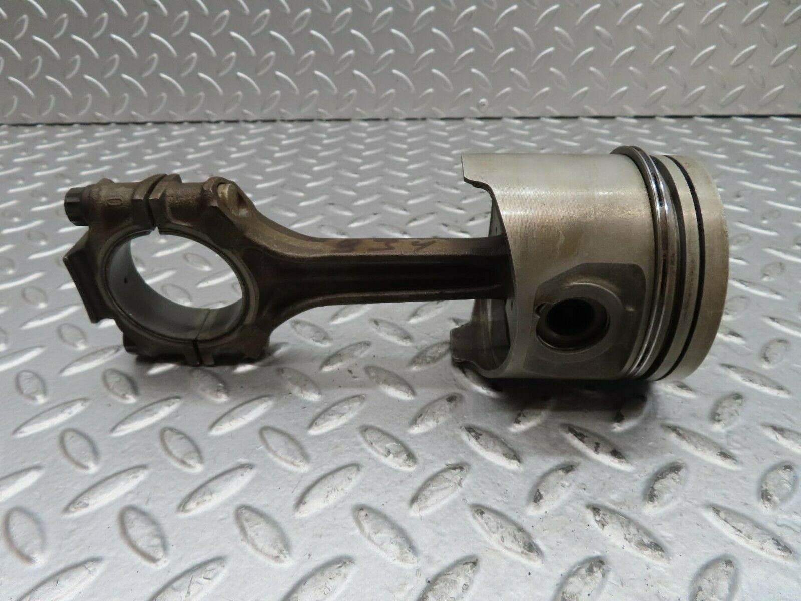 15776 Mercedes-Benz R107 450SL Piston With Connecting Rod 92.00 mm