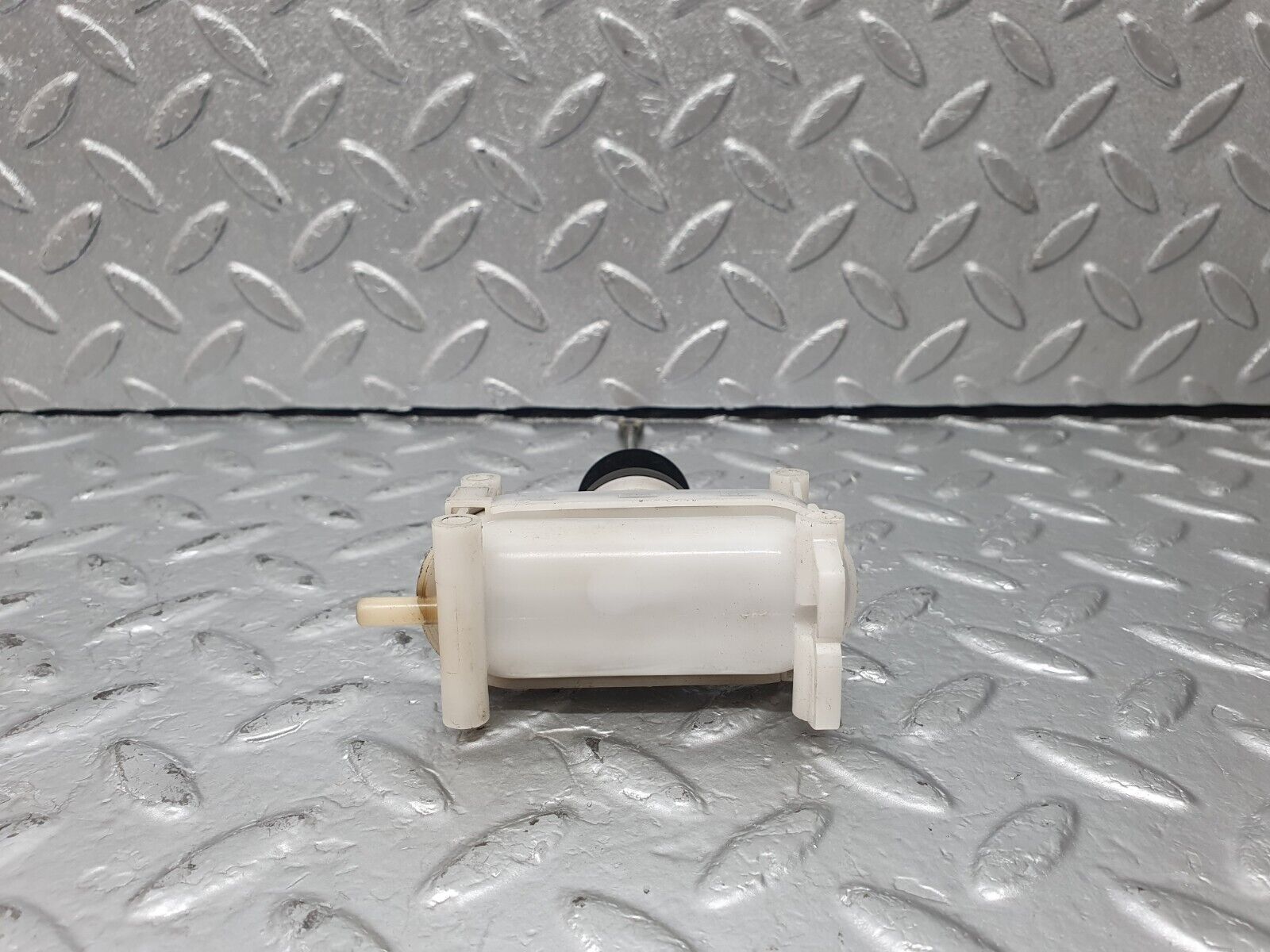 42774 Mercedes-Benz W201 190 2.0L Rear Left Door Lock Vacuum Actuator