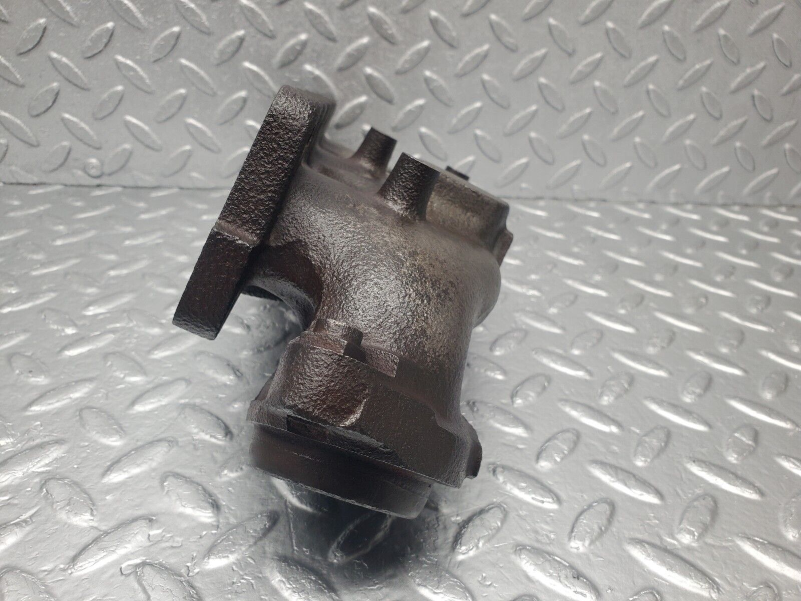 46219 Mercedes-Benz W124 280E Exhaust Manifold Cylinder 4-6 1041423601