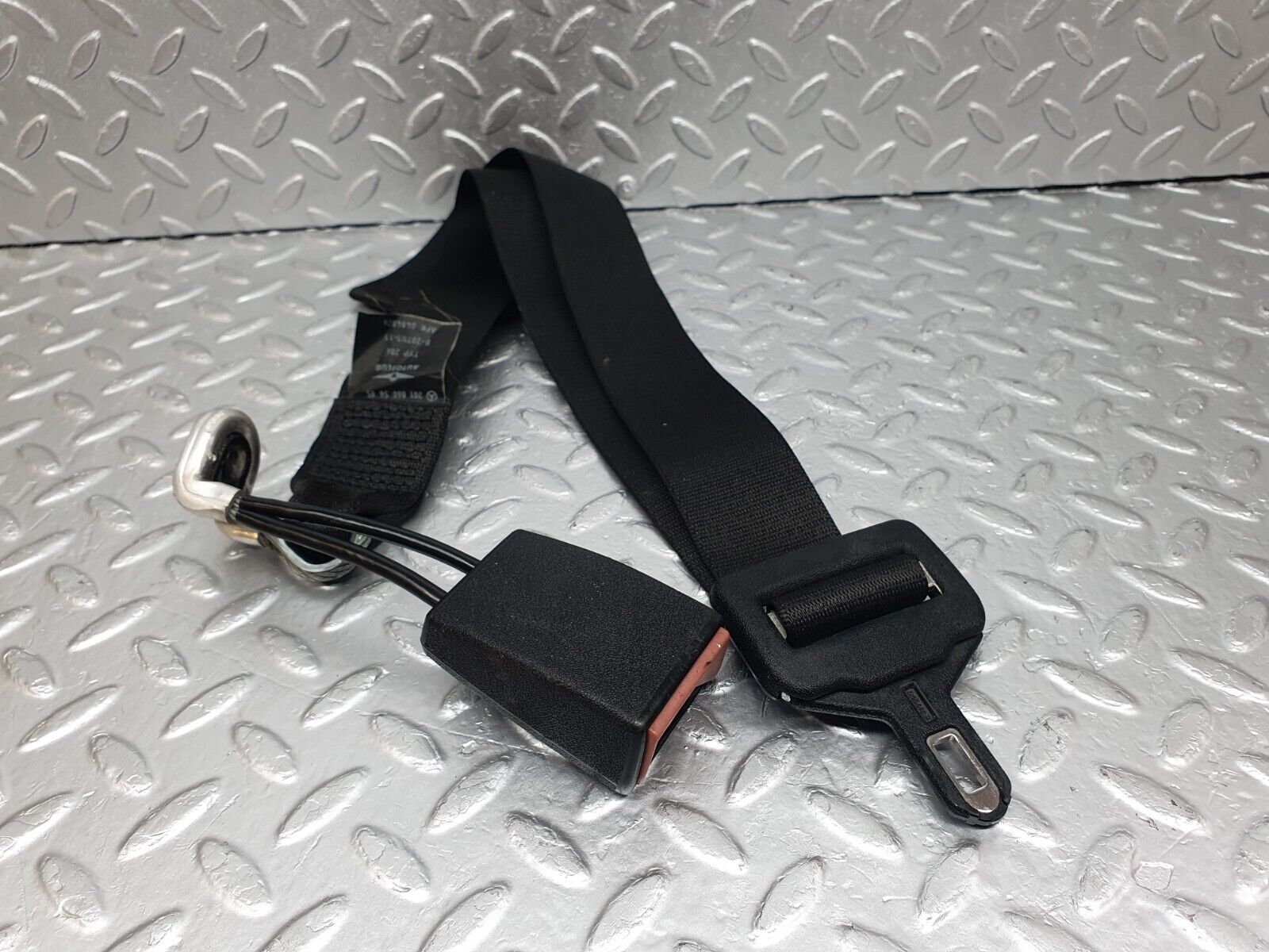 42805 Mercedes-Benz W201 190 2.0L Rear Seat Belt Set With Buckles 1268601886 2018605685