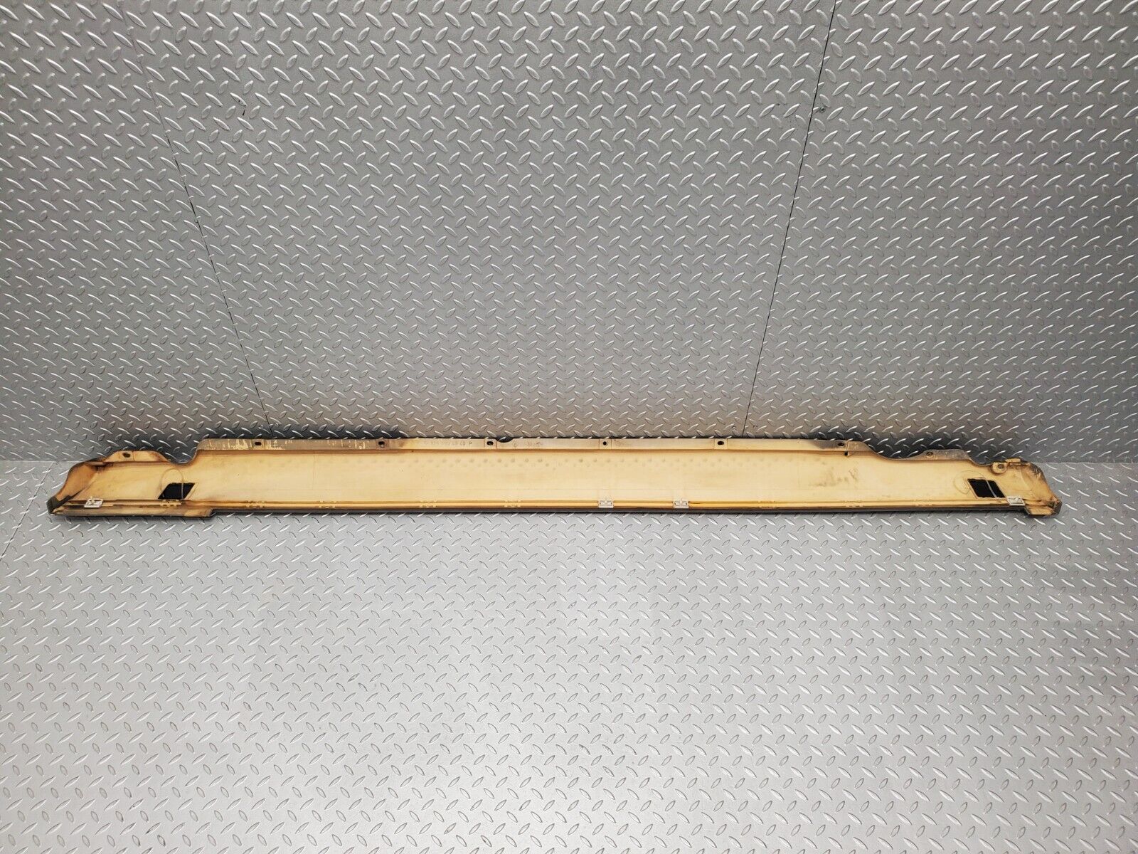 46116 Mercedes-Benz W126 420SE Side Skirt Left 1266904940 1266980130 1266980330