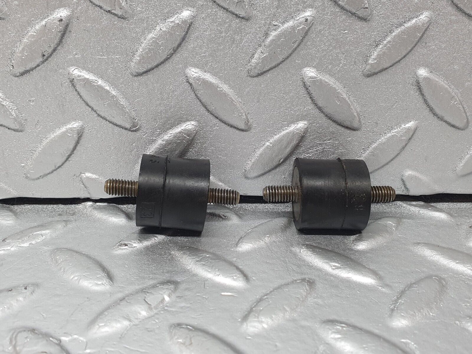 43831 Mercedes-Benz C126 380SEC Coupe Air Filter Box Housing Holder 4x