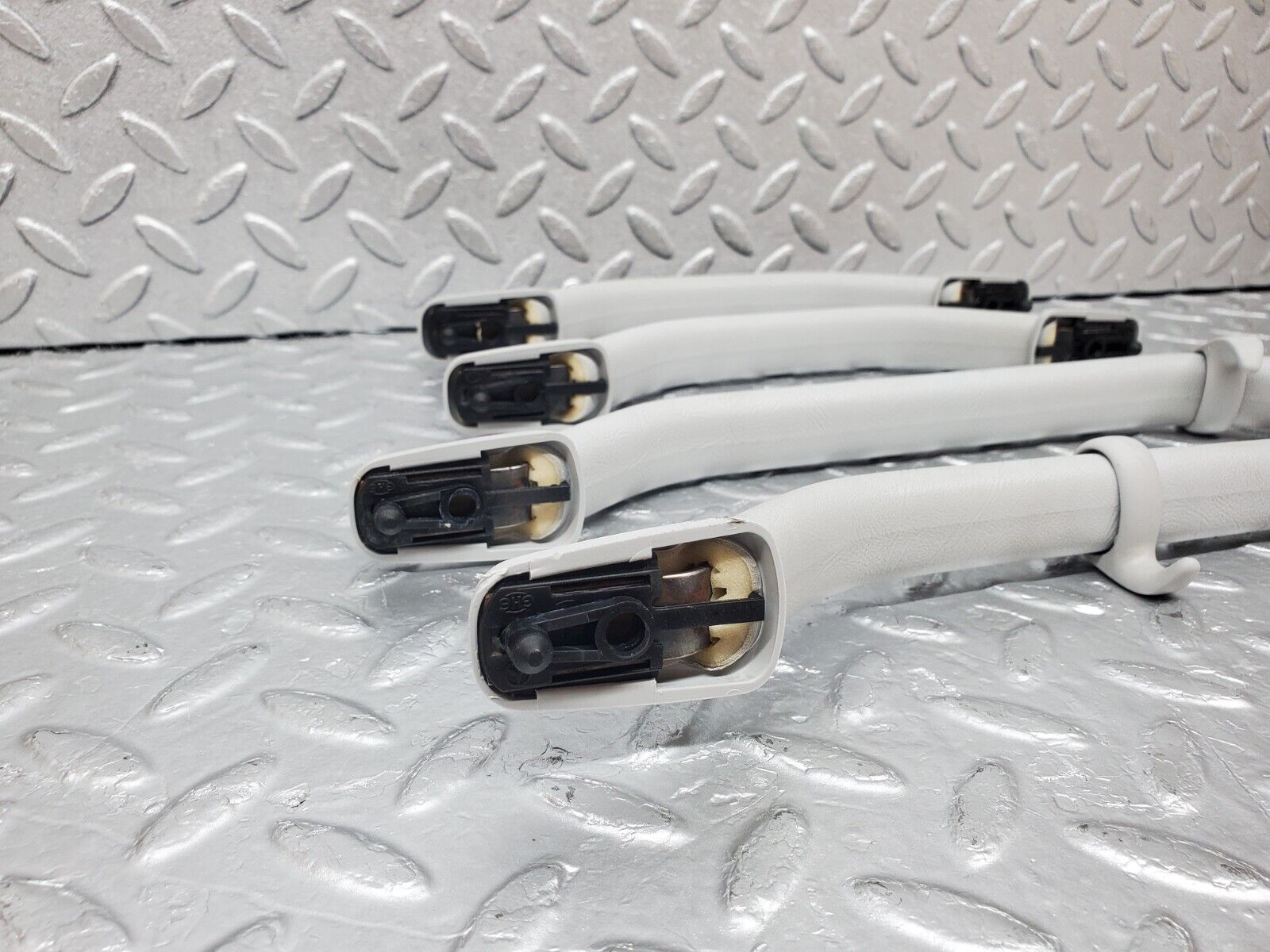 44822 Mercedes-Benz W124 220E Interior Roof Grab Handle Set Grey